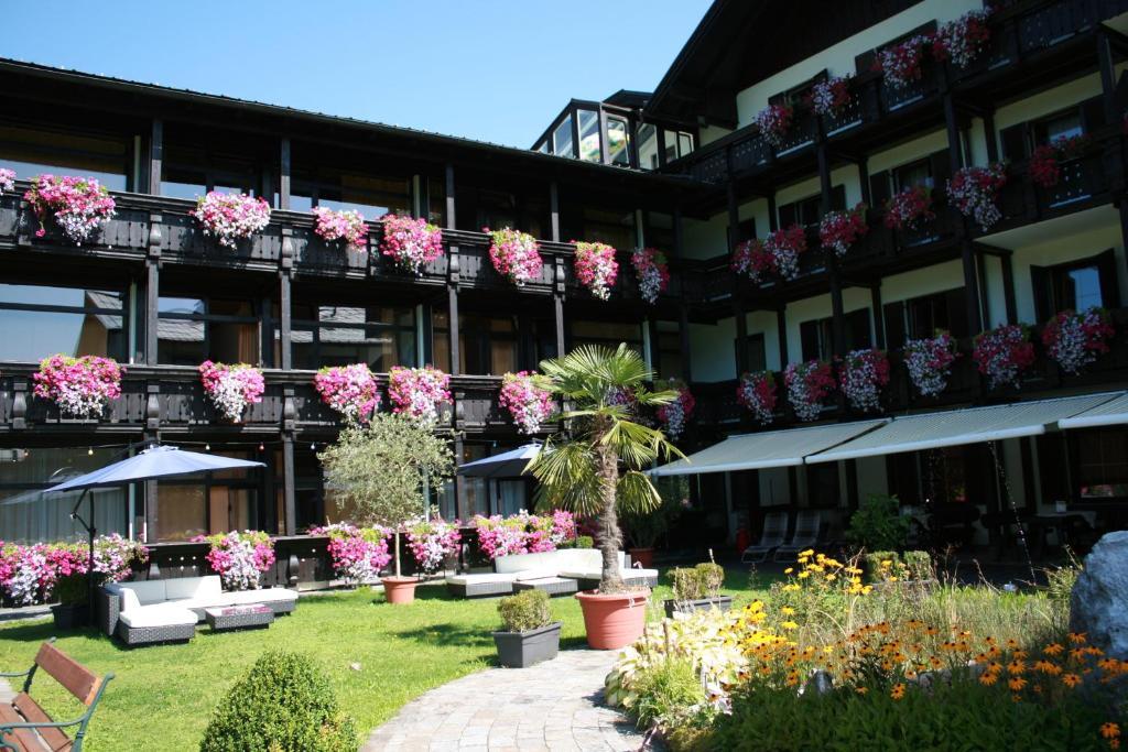 Vierbettzimmer mit Balkon